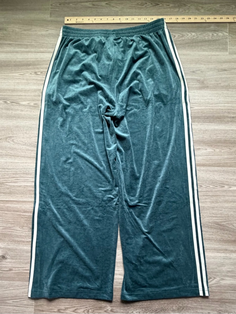 Adidas originals x Liberty London debossed velvet track pants | XL - Picture 3 of 8